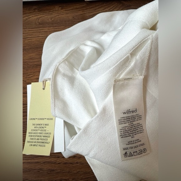 NWT ARITZIA WILFRED NOVELLA blouse light birch M - Picture 6 of 7